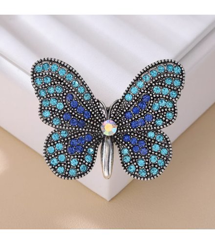 XSB251 - Elegant Diamond-Encrusted Butterfly Brooch